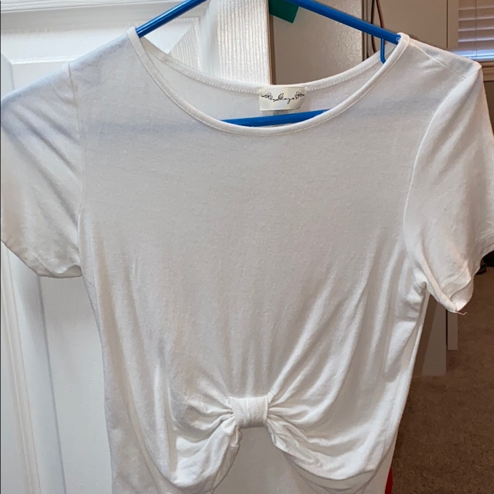 White tee